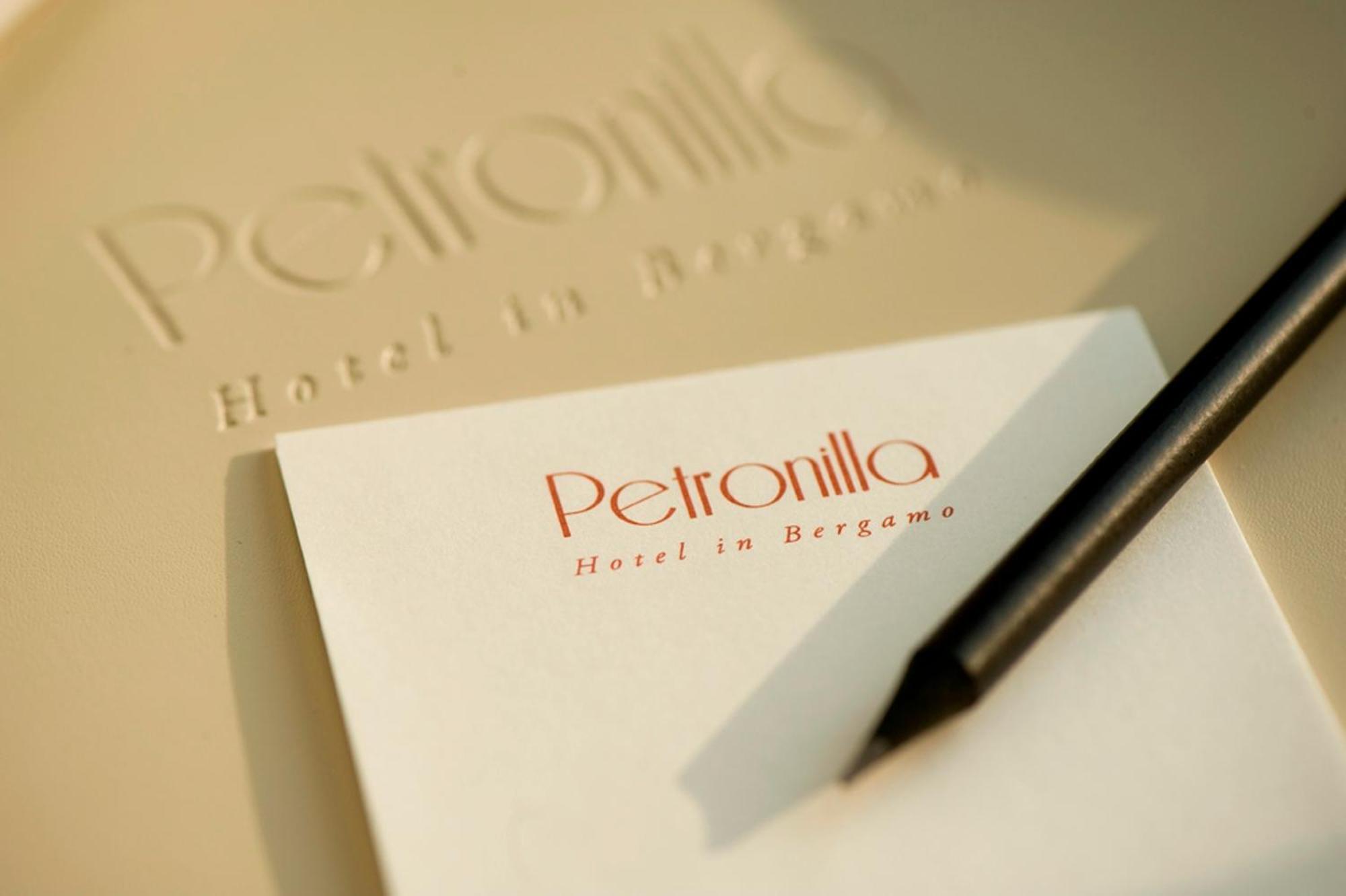 Petronilla - Hotel In Bergamo Exterior photo