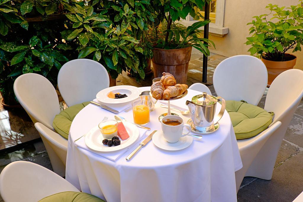 Petronilla - Hotel In Bergamo Exterior photo